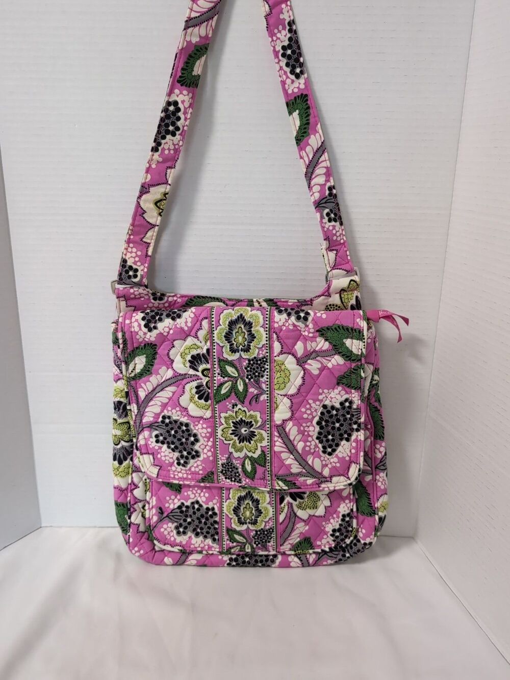 VERA BRADLEY Pink floral QUILTED BAG PURSE CROSSBODY SHOULDER 12"X 12"